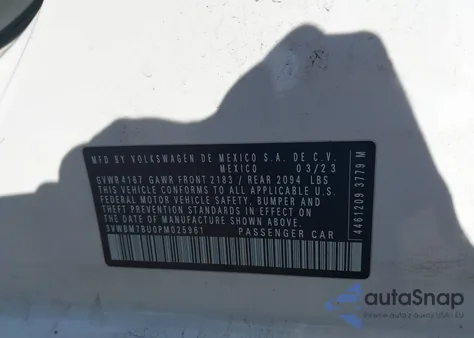 2023 Volkswagen Jetta 1.5T Sport z USA, uszkodzony, nr VIN 3VWBM7BU0PM025961